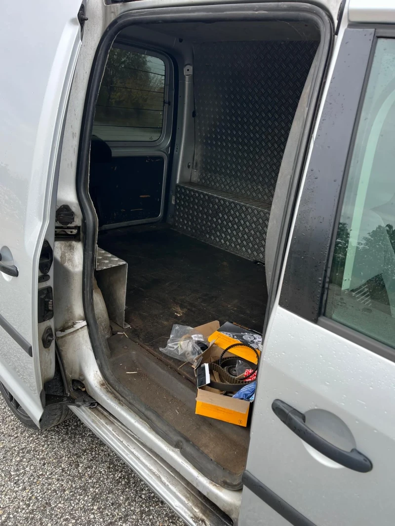 VW Caddy 1.6 102 к.с., снимка 12 - Автомобили и джипове - 52304857