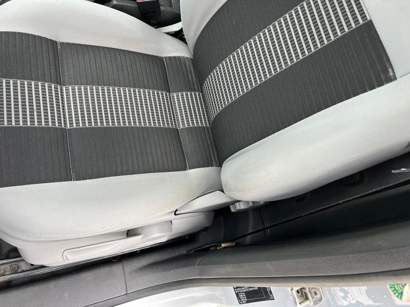 VW Caddy 1.6 102 к.с., снимка 9 - Автомобили и джипове - 52304857
