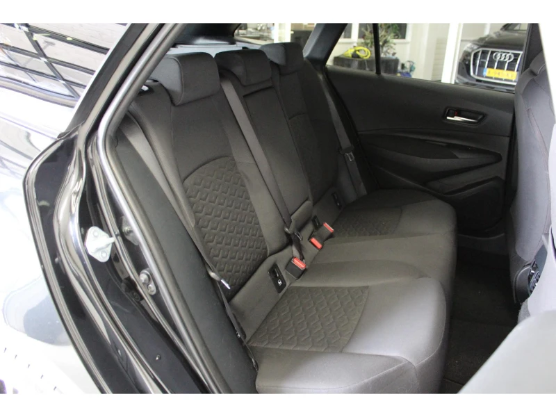 Toyota Corolla Touring Sports 1.2 Dynamic , снимка 10 - Автомобили и джипове - 52704099