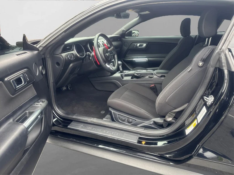 Ford Mustang EcoBoost Coupe RWD* АвтоКредит* (ЦЕНА ДО БГ), снимка 6 - Автомобили и джипове - 53133970