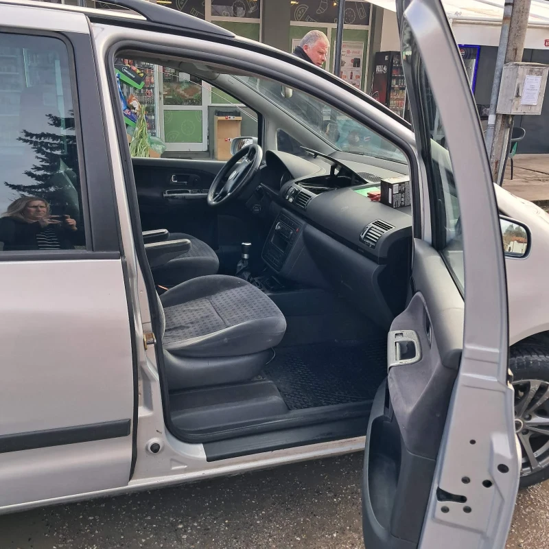 VW Sharan, снимка 5 - Автомобили и джипове - 53249525