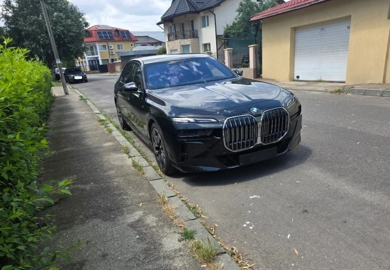 BMW 740 d xDrive M-Sport Theatre Mode, снимка 2 - Автомобили и джипове - 55251079