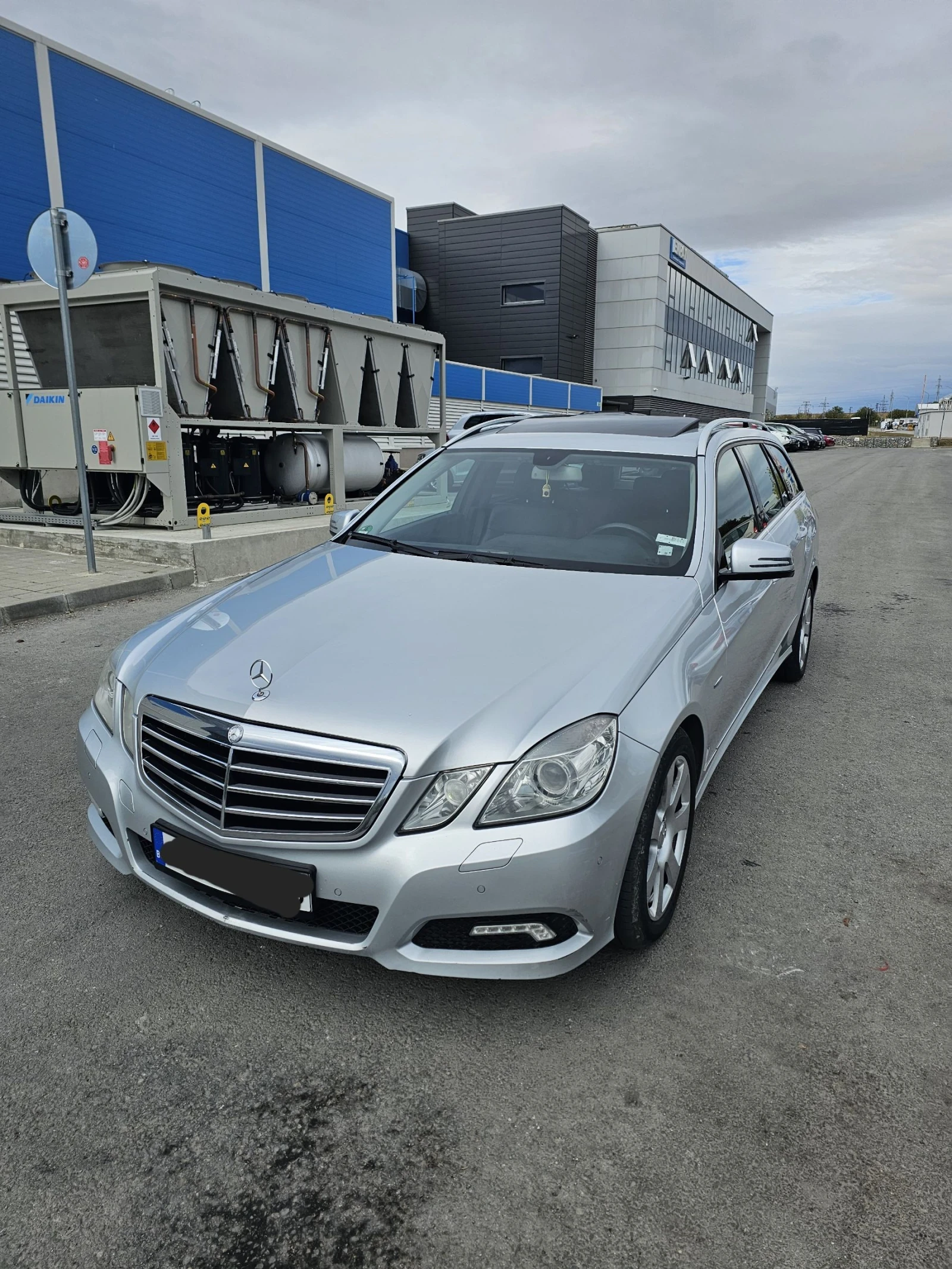 Mercedes-Benz E 350  - изображение 3