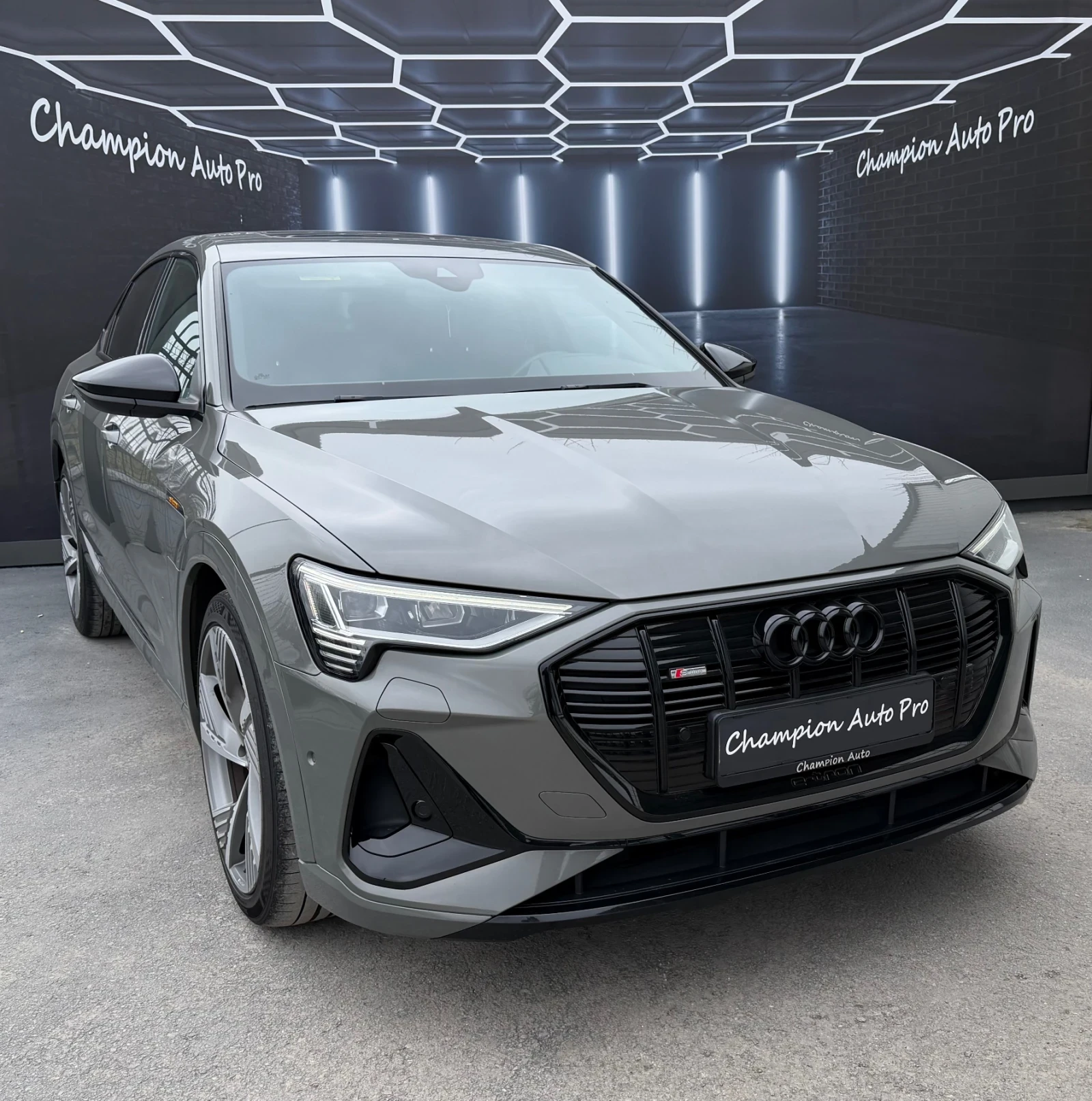 Audi E-Tron 55/2xSline/Sportback/Black Edition/Pano /Led | Mobile.bg � ����������� 3