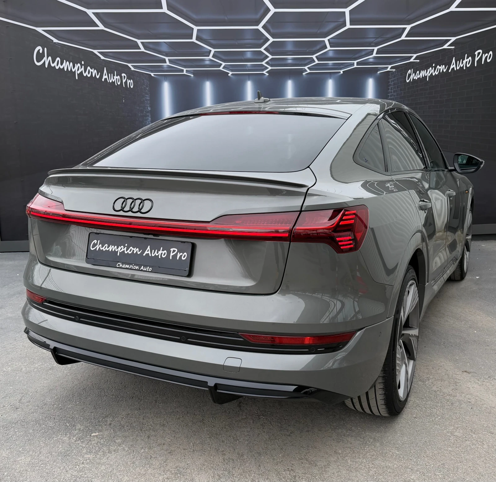 Audi E-Tron 55/2xSline/Sportback/Black Edition/Pano /Led | Mobile.bg � ����������� 6