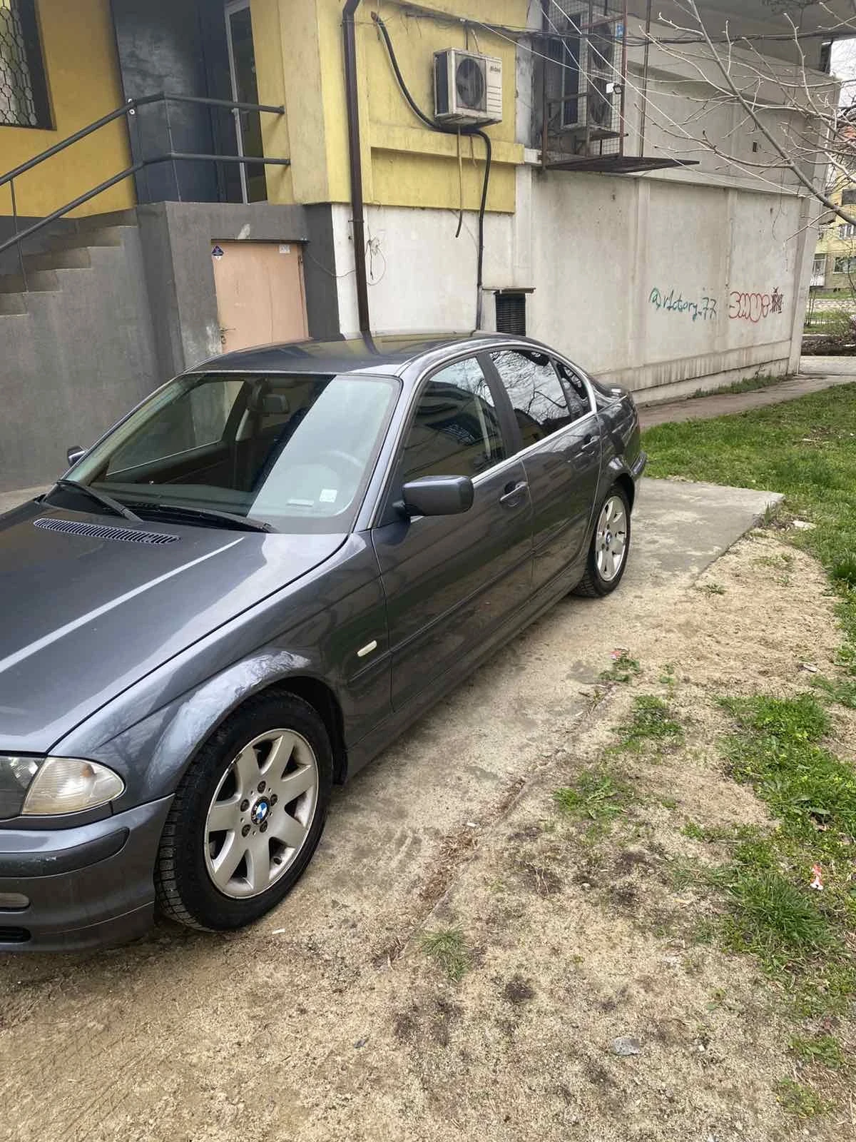 BMW 323 2.3i LPG/Обслужена, снимка 2 - Автомобили и джипове - 54075341