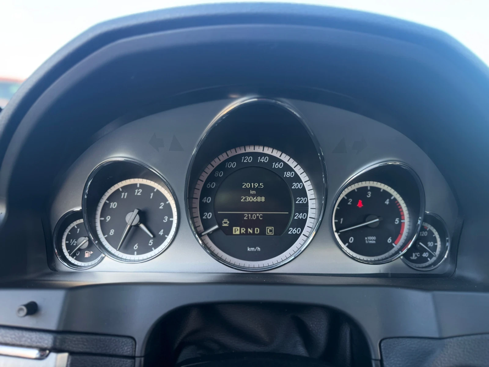 Mercedes-Benz E 350 Coupe AVATGARDE , снимка 12 - Автомобили и джипове - 54296435