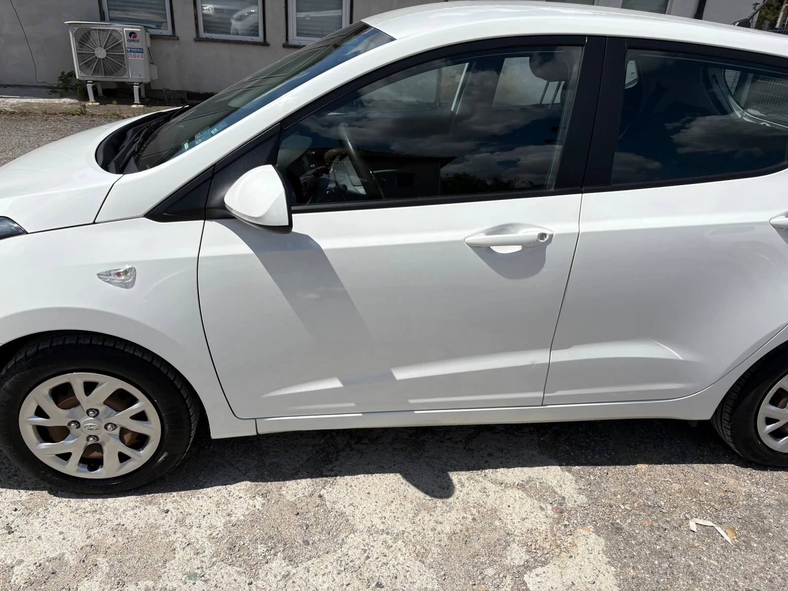 Hyundai I10, снимка 5 - Автомобили и джипове - 54781594