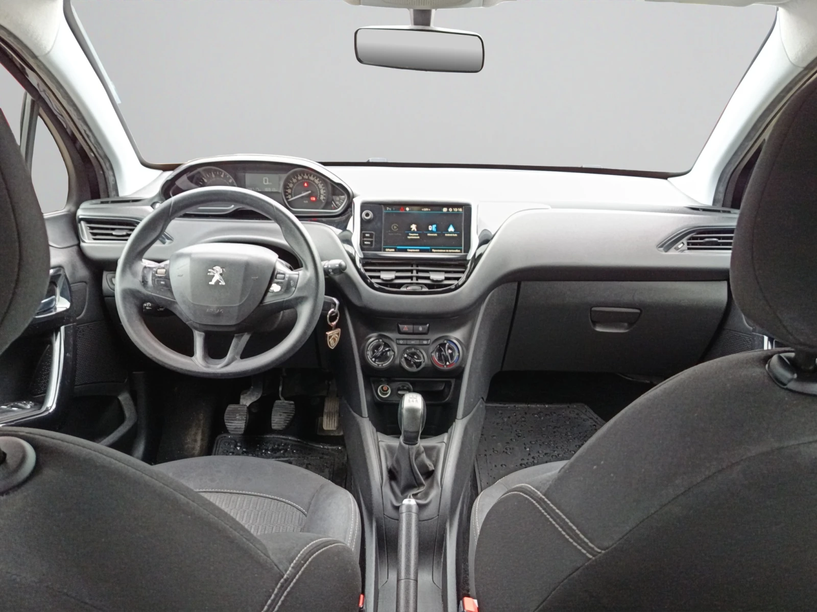 Peugeot 208, снимка 12 - Автомобили и джипове - 55623208