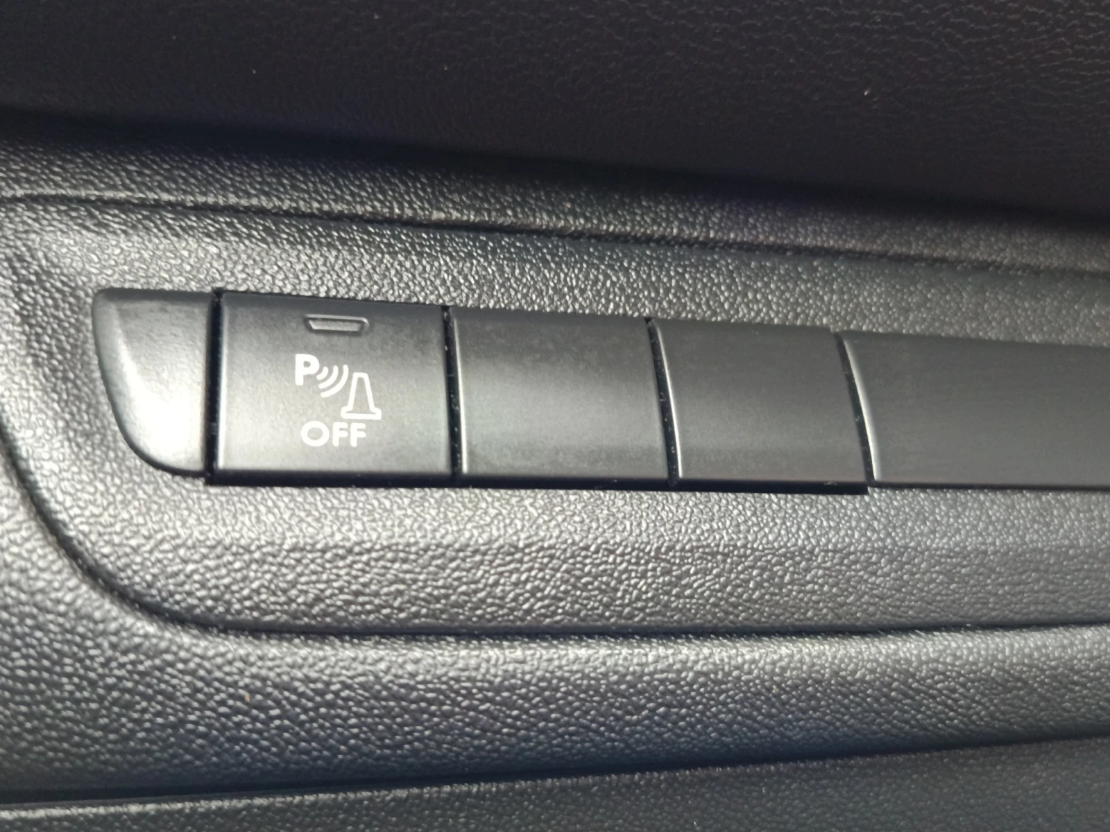 Peugeot 208, снимка 9 - Автомобили и джипове - 55623208