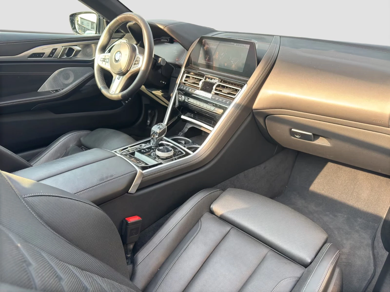 BMW 850 xDRIVE/530HP/CABRIO/LASER/HUD/ACC/CAM/740z, снимка 13 - Автомобили и джипове - 55656232