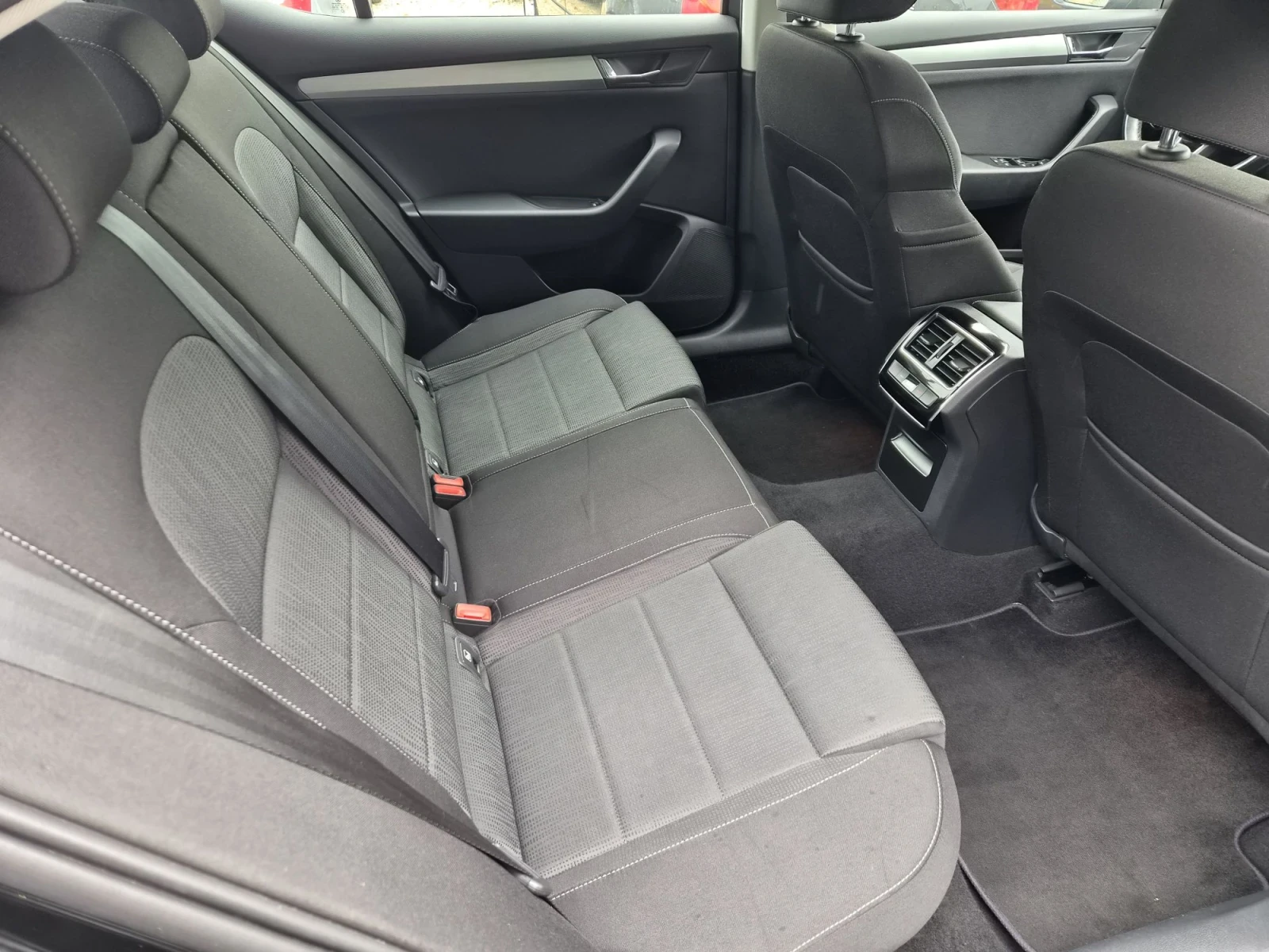 Skoda Superb 1.4TSI EURO6 NAVI, снимка 14 - Автомобили и джипове - 56269750