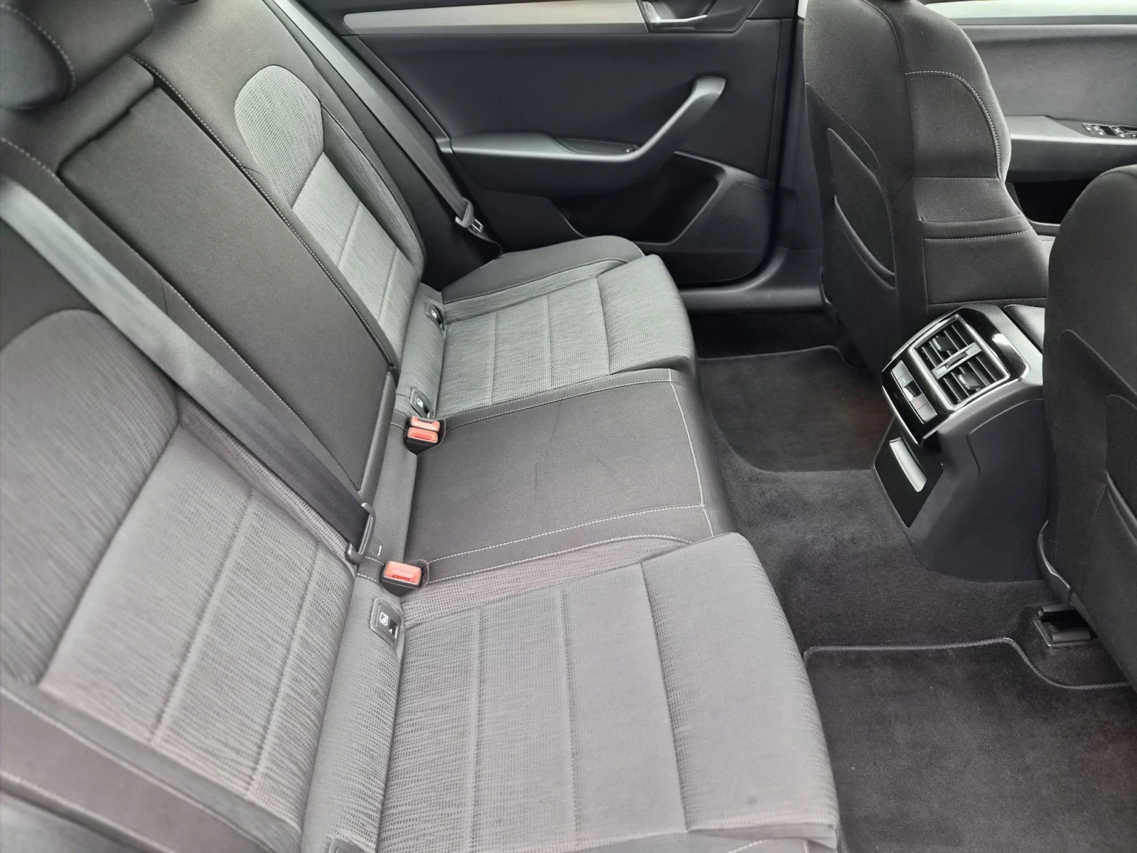 Skoda Superb 1.4TSI EURO6 NAVI, снимка 13 - Автомобили и джипове - 56269750