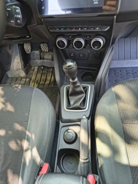 Dacia Duster 4x4, 1.3 TCe /150 к.с., 3г.Гаранция, Навигация, снимка 15