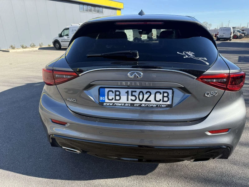 Infiniti Q30 4x4, снимка 5 - Автомобили и джипове - 48087754