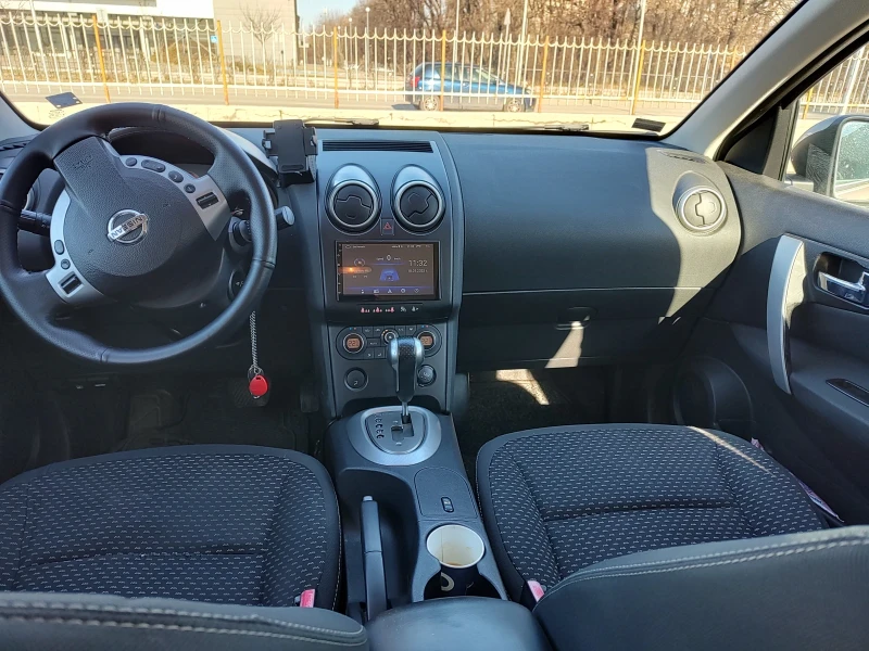 Nissan Qashqai 2.0 automatic , снимка 9 - Автомобили и джипове - 48727040