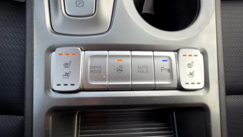 Hyundai Kona 64KWh/Premium/Термопомпа/SOH100%, снимка 13 - Автомобили и джипове - 51112043