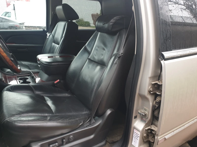 Cadillac Escalade 6.2 Газ/Бензин, снимка 8 - Автомобили и джипове - 52458496