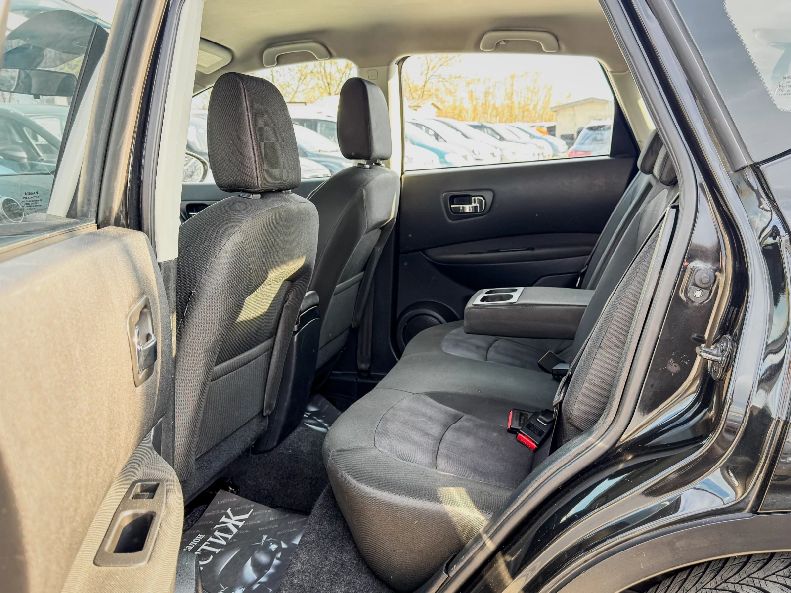 Nissan Qashqai 1.5dCi - 110k.c. - 6ck., снимка 11 - Автомобили и джипове - 54255247