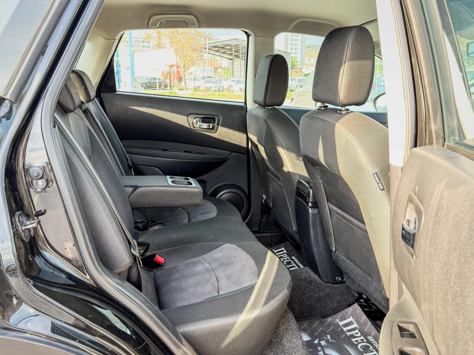 Nissan Qashqai 1.5dCi - 110k.c. - 6ck., снимка 12 - Автомобили и джипове - 54255247