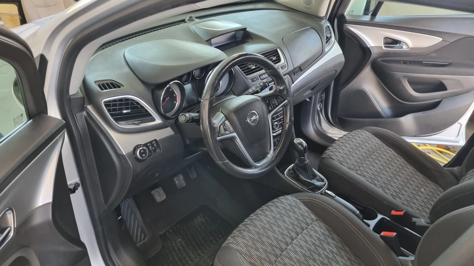 Opel Mokka FACELIFT EURO 6 b 1.6 cdti Cosmo, снимка 9 - Автомобили и джипове - 54825592