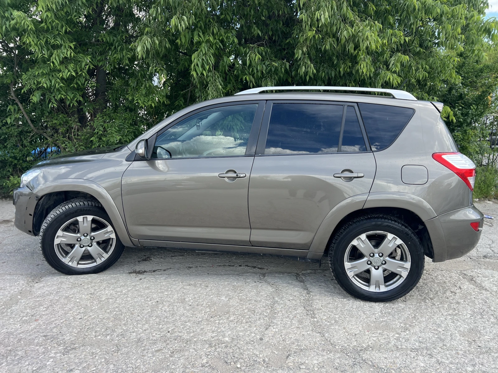 Toyota Rav4 2.2 D-CAT, снимка 2 - Автомобили и джипове - 54853429
