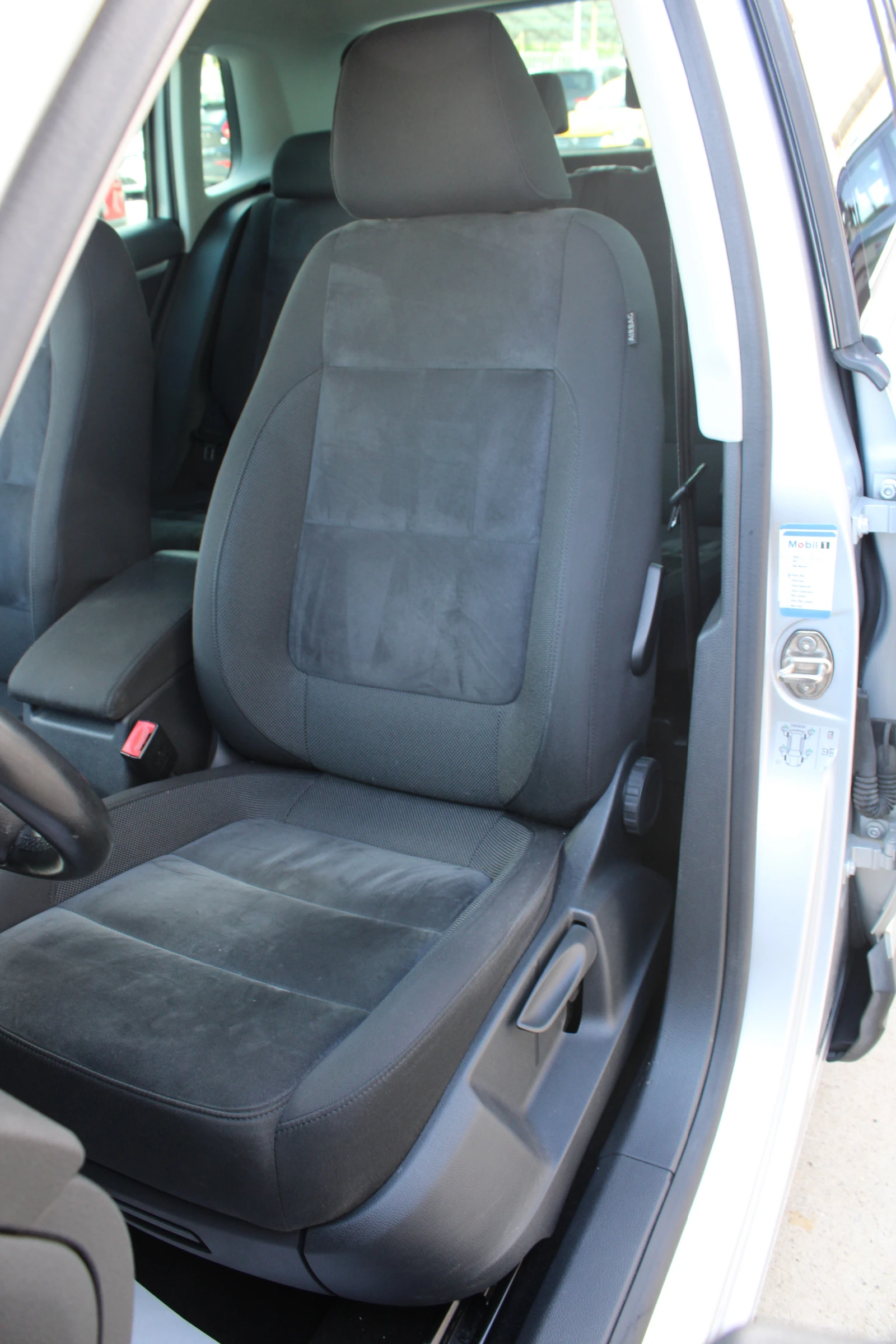 VW Tiguan 2.0TDI/4X4/152x. km./EURO 6, снимка 9 - Автомобили и джипове - 54969689