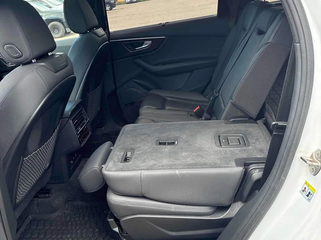 Audi Q7 * Technik * CARFAX * БЕЗ ПЪРВОНАЧАЛНА ВНОСКА, снимка 12 - Автомобили и джипове - 55180053