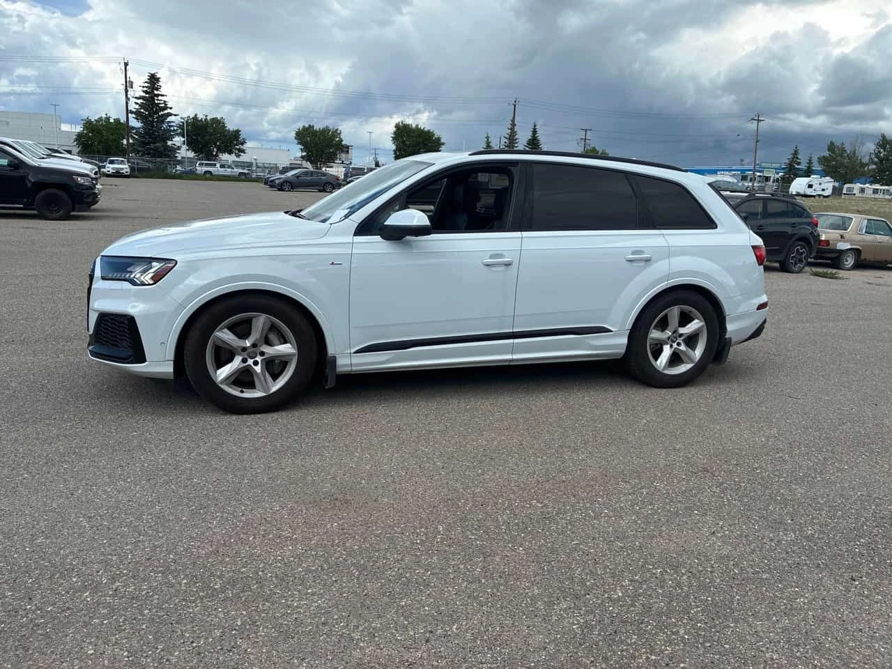 Audi Q7 * Technik * CARFAX * БЕЗ ПЪРВОНАЧАЛНА ВНОСКА, снимка 2 - Автомобили и джипове - 55180053