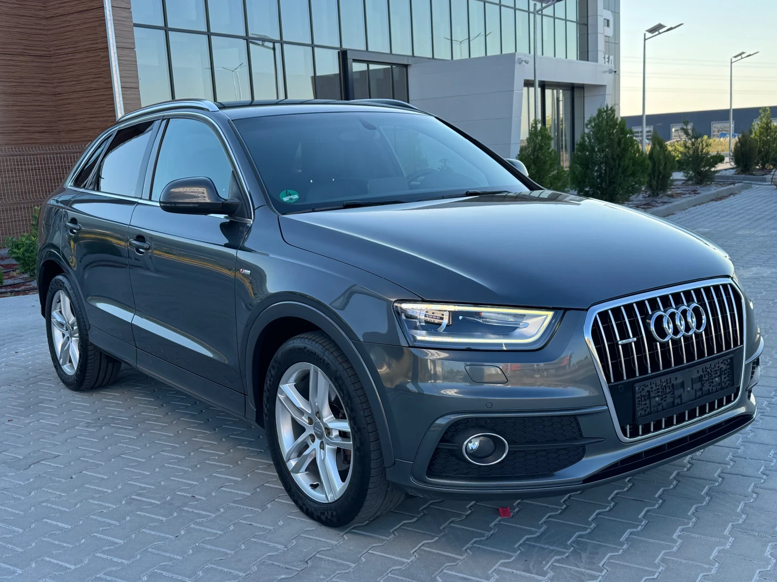 Audi Q3 2.0TDI :: Quattro :: S-LINE Sport Plus :: Автомат, снимка 3 - Автомобили и джипове - 55245605