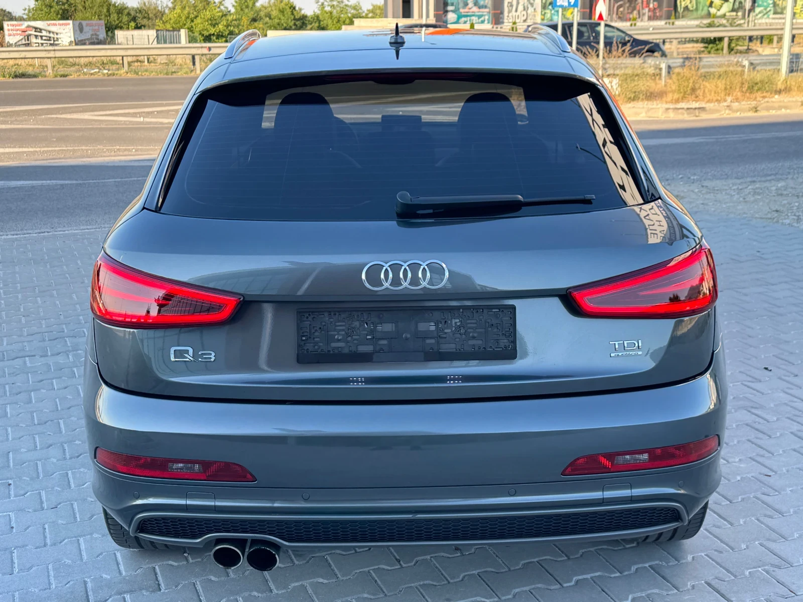 Audi Q3 2.0TDI :: Quattro :: S-LINE Sport Plus :: Автомат, снимка 5 - Автомобили и джипове - 55245605