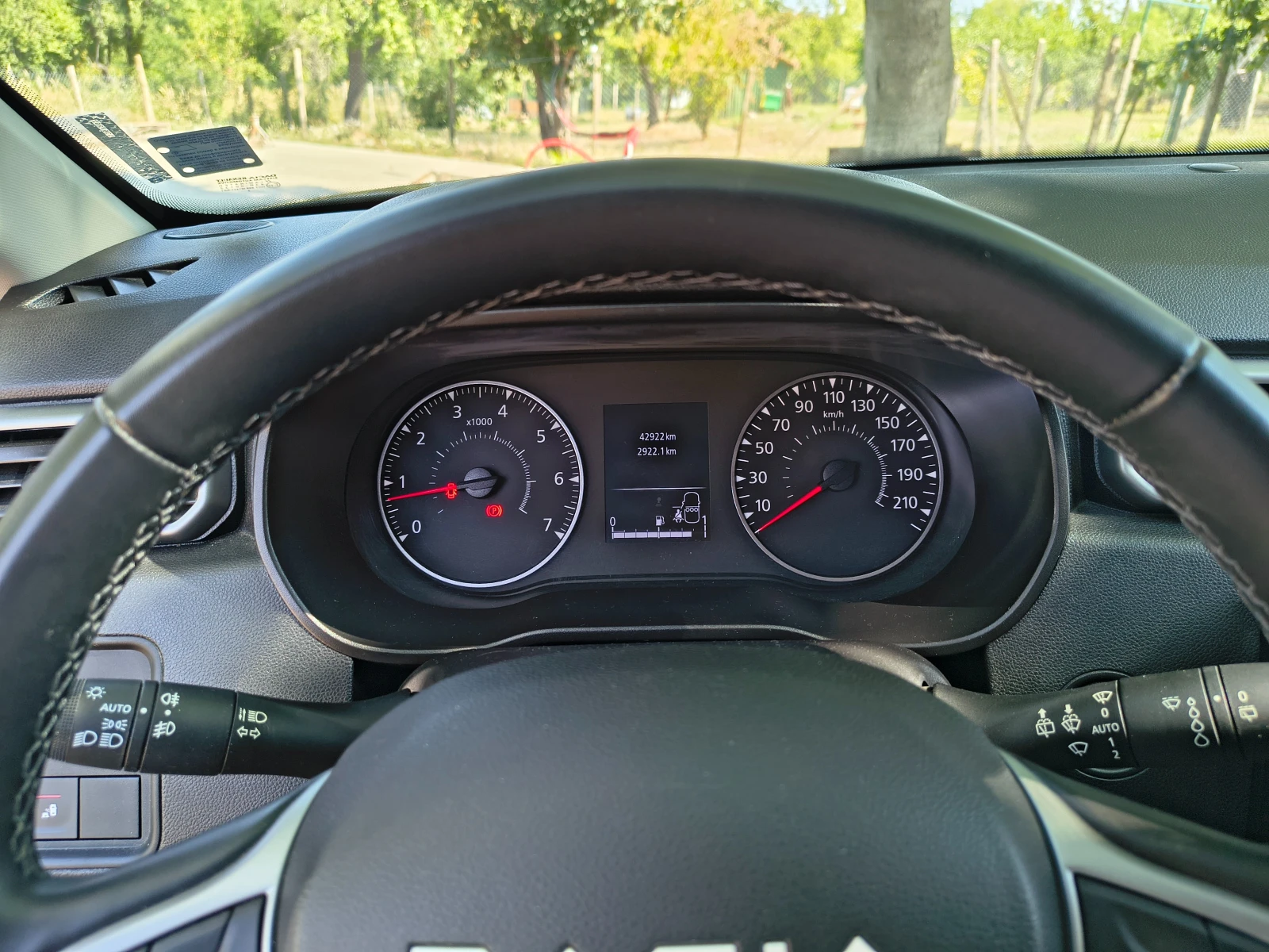 Dacia Duster 4x4, 1.3 TCe /150 к.с., 3г.Гаранция, Навигация, снимка 13 - Автомобили и джипове - 55800098