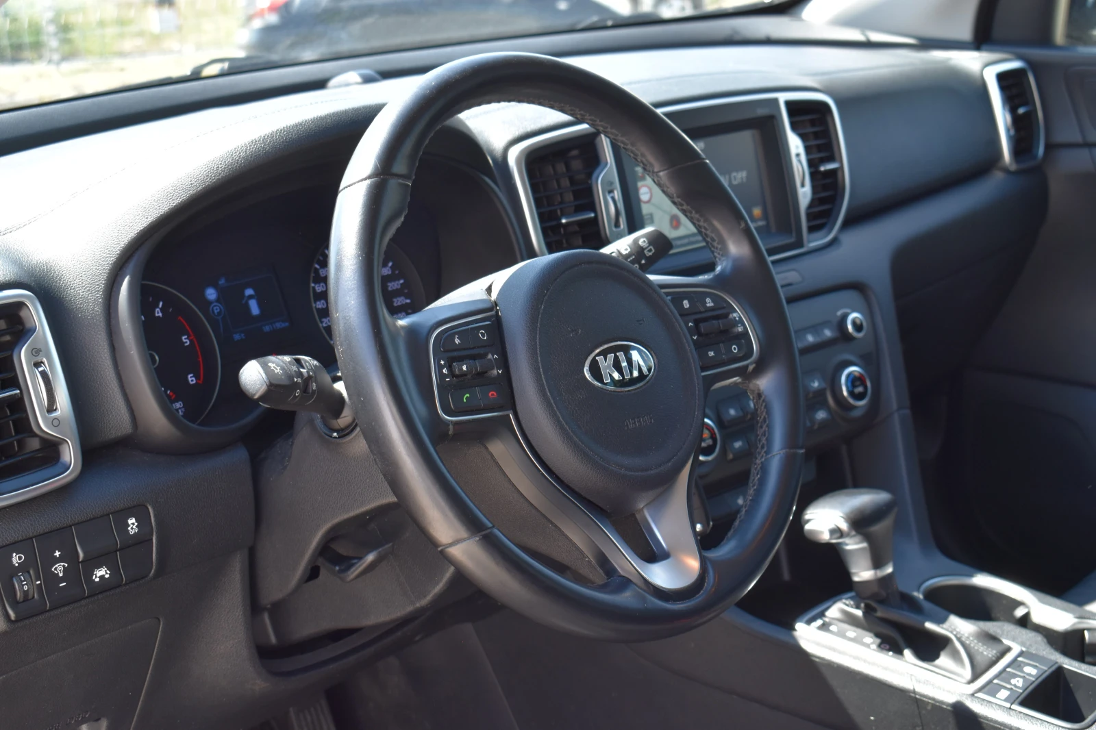 Kia Sportage 1.6D* AUTOMAT, снимка 9 - Автомобили и джипове - 55627736