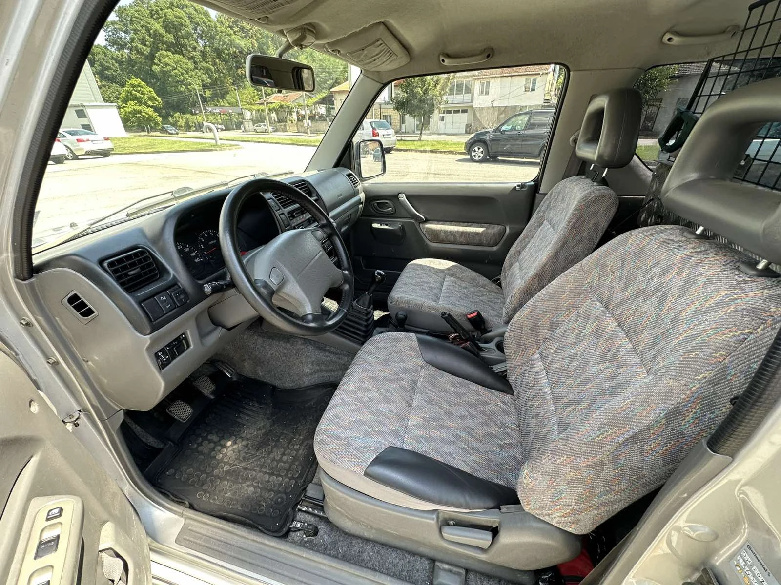 Suzuki Jimny 1.3LPG климатик, снимка 11 - Автомобили и джипове - 55841748