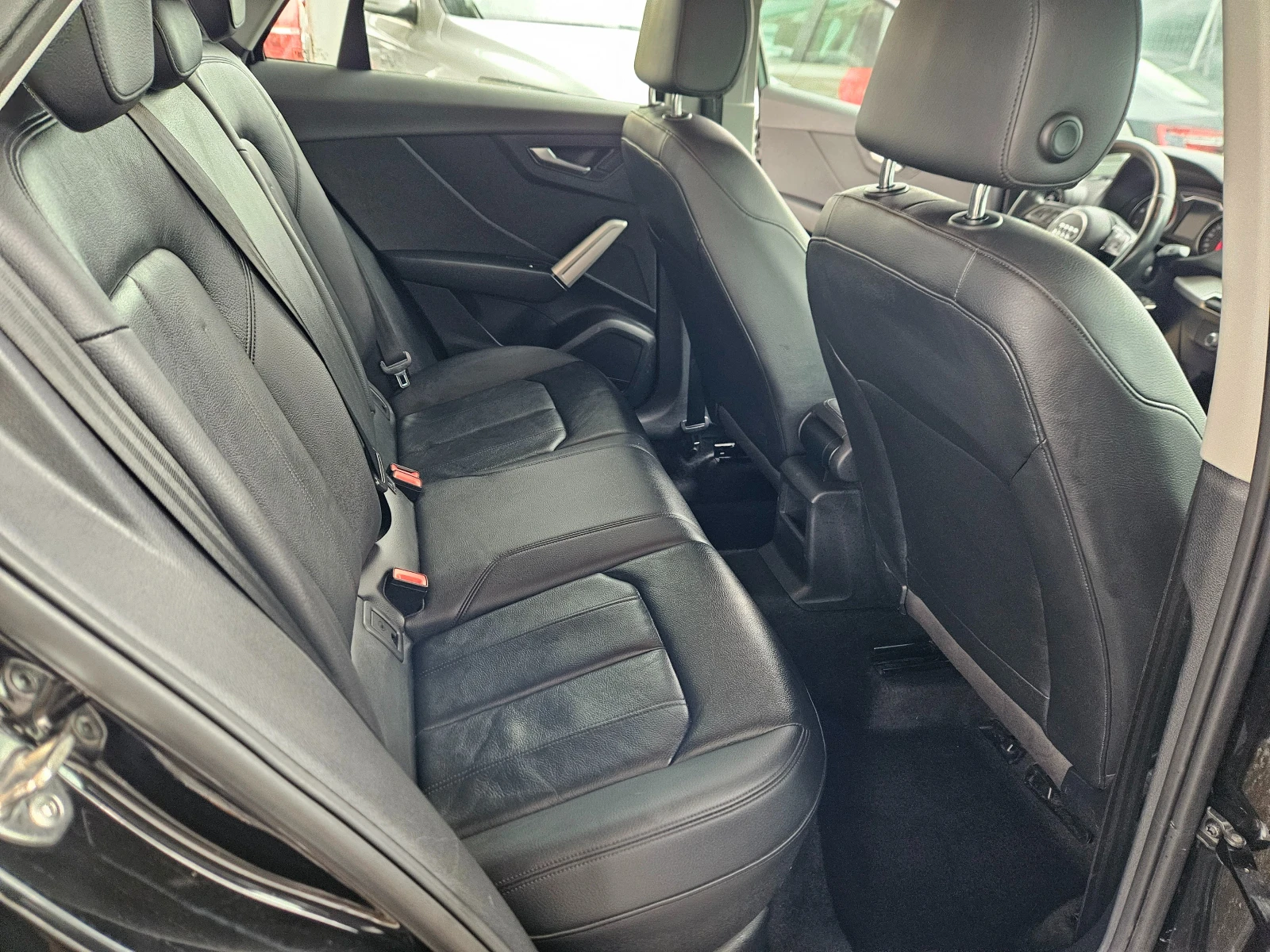 Audi Q2 Avtomat 4×4, снимка 11 - Автомобили и джипове - 56254835