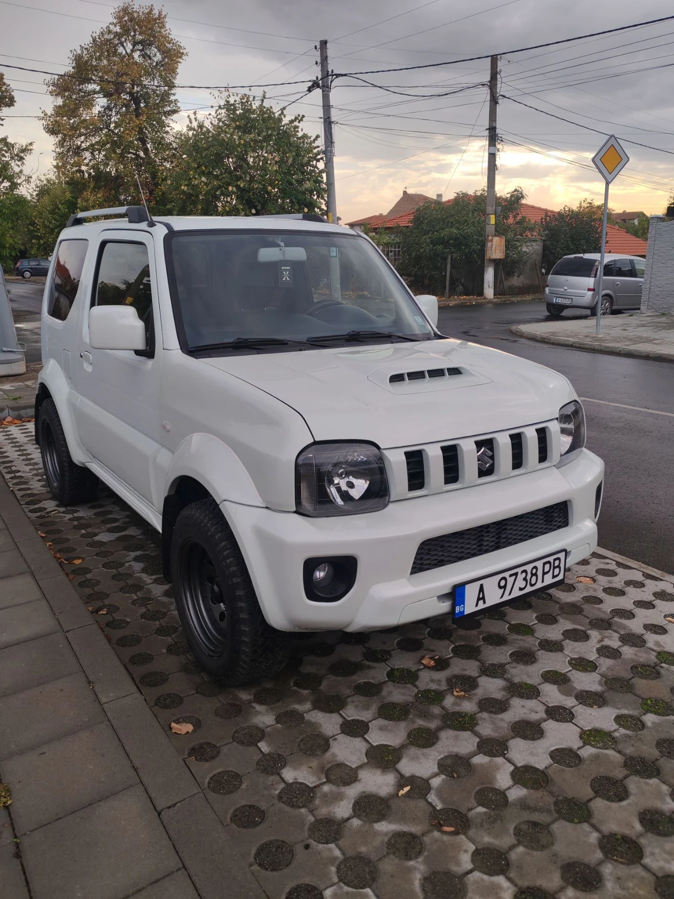 Suzuki Jimny 1.3i 4x4 Бензин , снимка 3 - Автомобили и джипове - 56639089