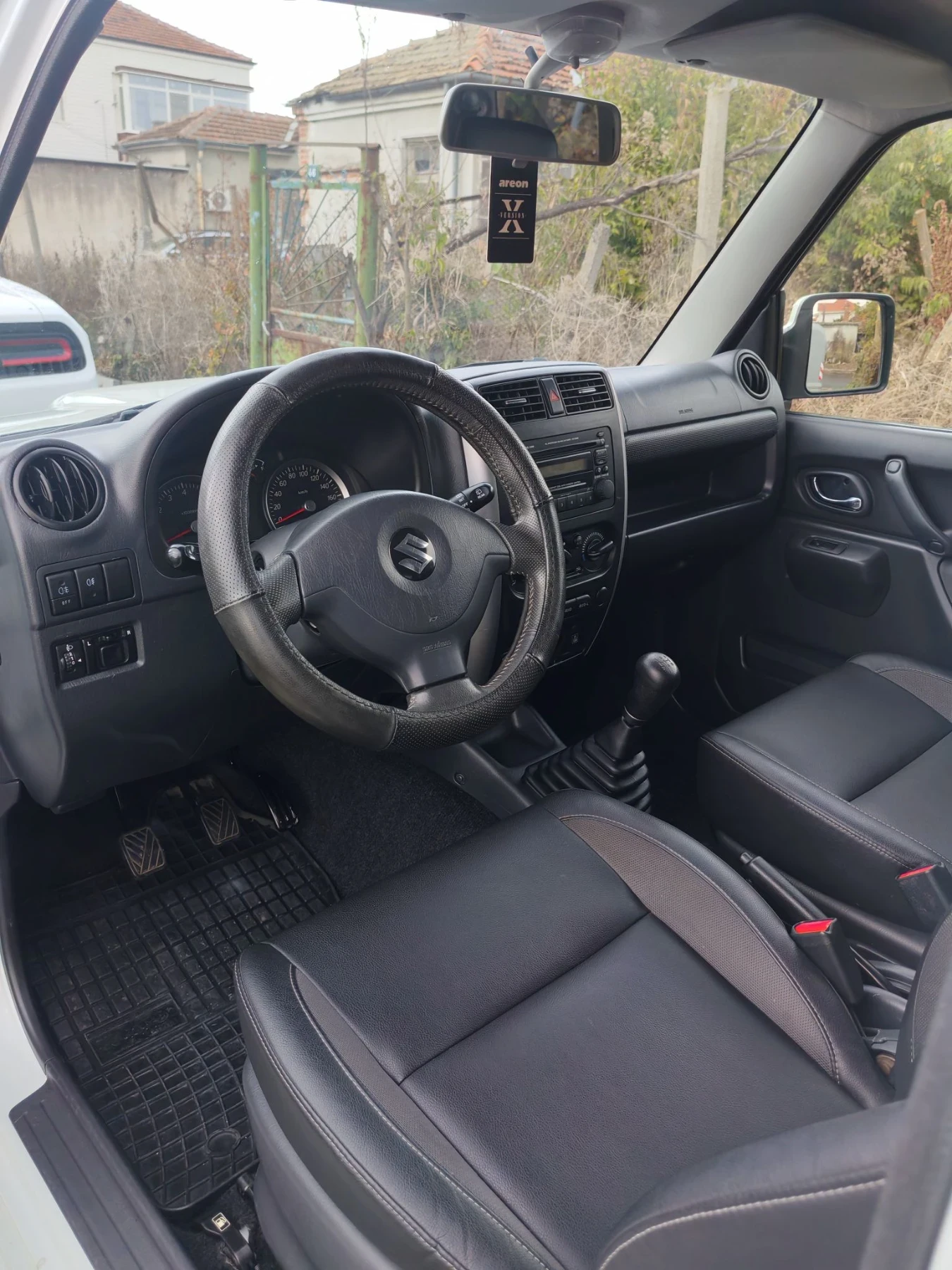 Suzuki Jimny 1.3i 4x4 Бензин , снимка 8 - Автомобили и джипове - 56639089