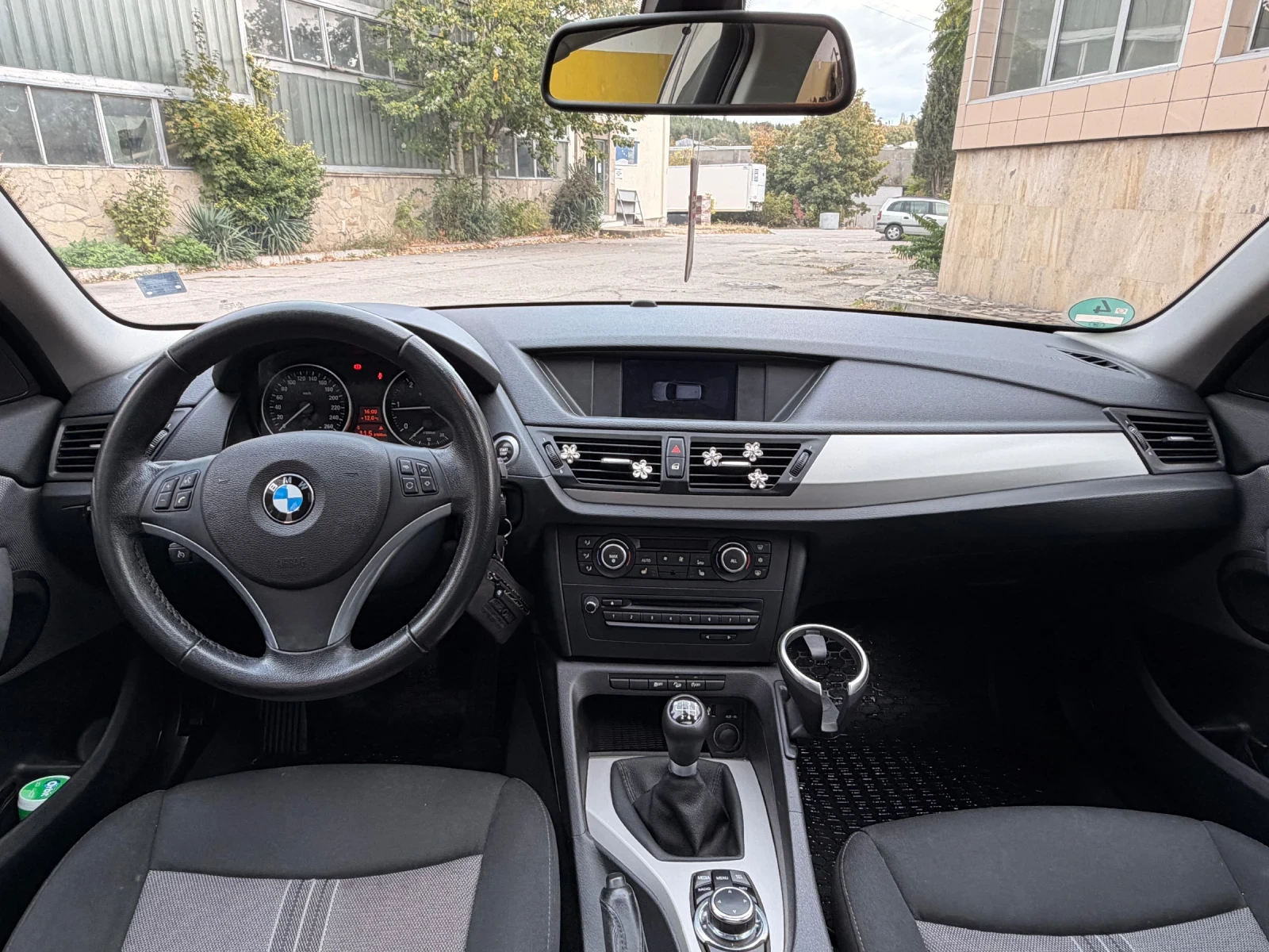 BMW X1  X drive 2.0D 143K.C., снимка 7 - Автомобили и джипове - 56728943