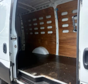Iveco Daily КЛИМАТИК! Оригинален вид! Нови гуми!, снимка 12