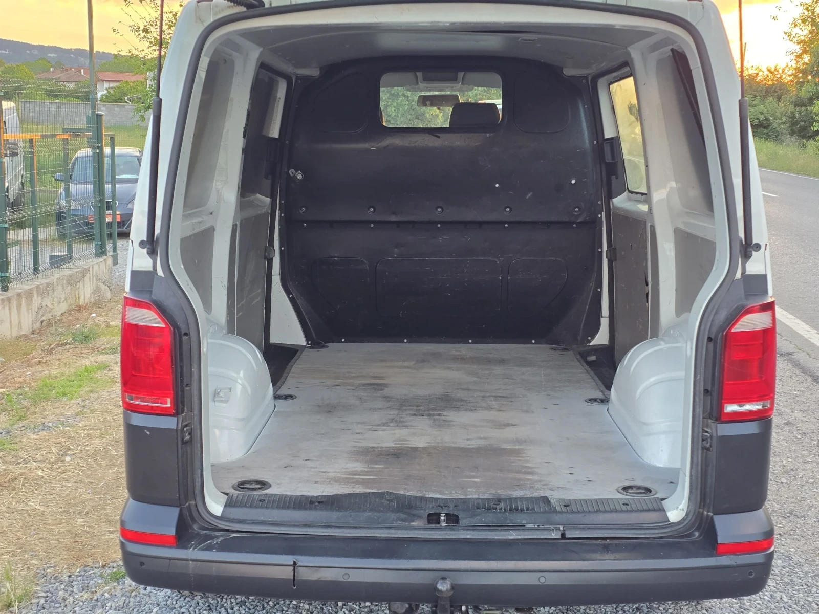 VW Transporter Т6 4Motion Navi 2.0TDI Клима, снимка 6 - Бусове и автобуси - 54839822