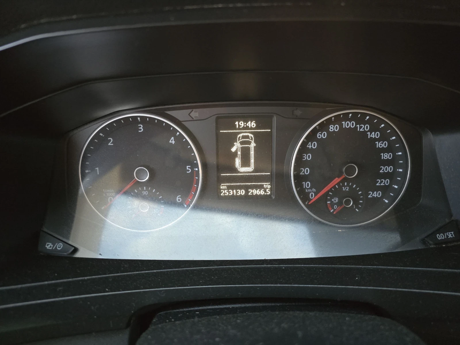 VW Transporter Т6 4Motion Navi 2.0TDI Клима, снимка 9 - Бусове и автобуси - 54839822