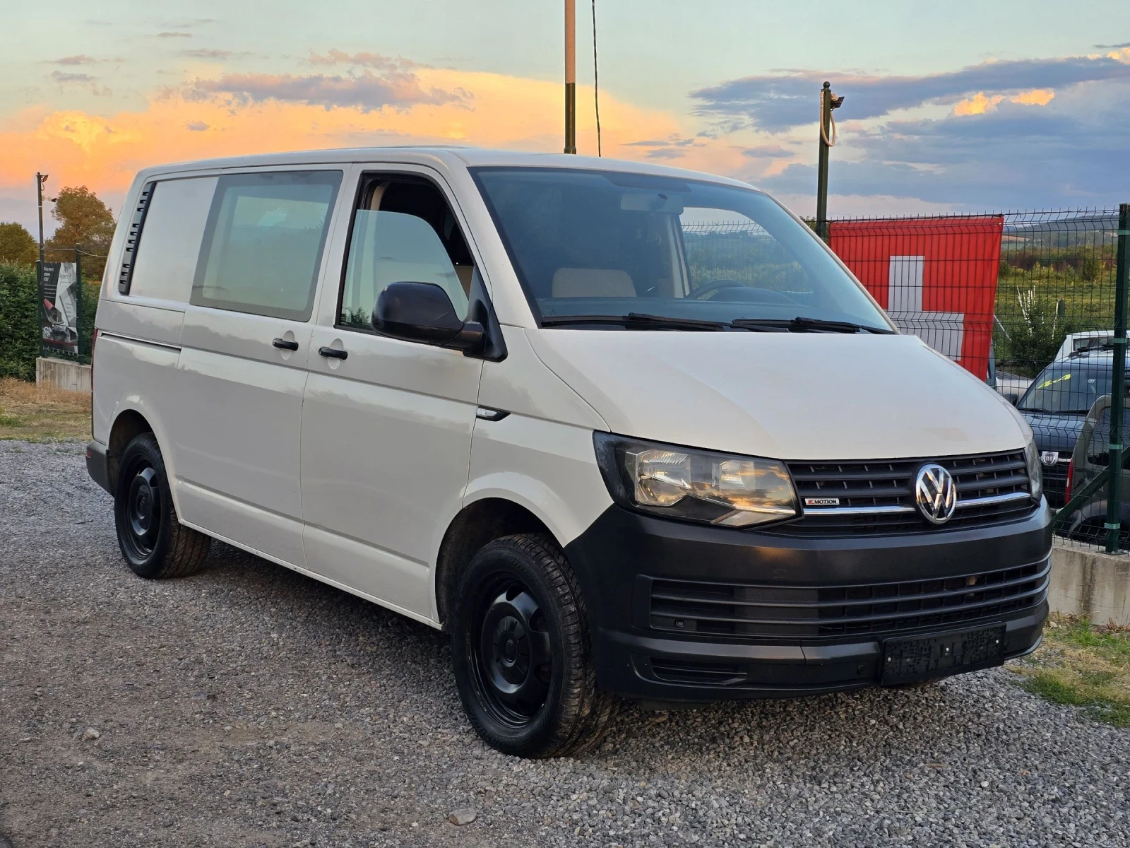 VW Transporter Т6 4Motion Navi 2.0TDI Клима, снимка 3 - Бусове и автобуси - 54839822