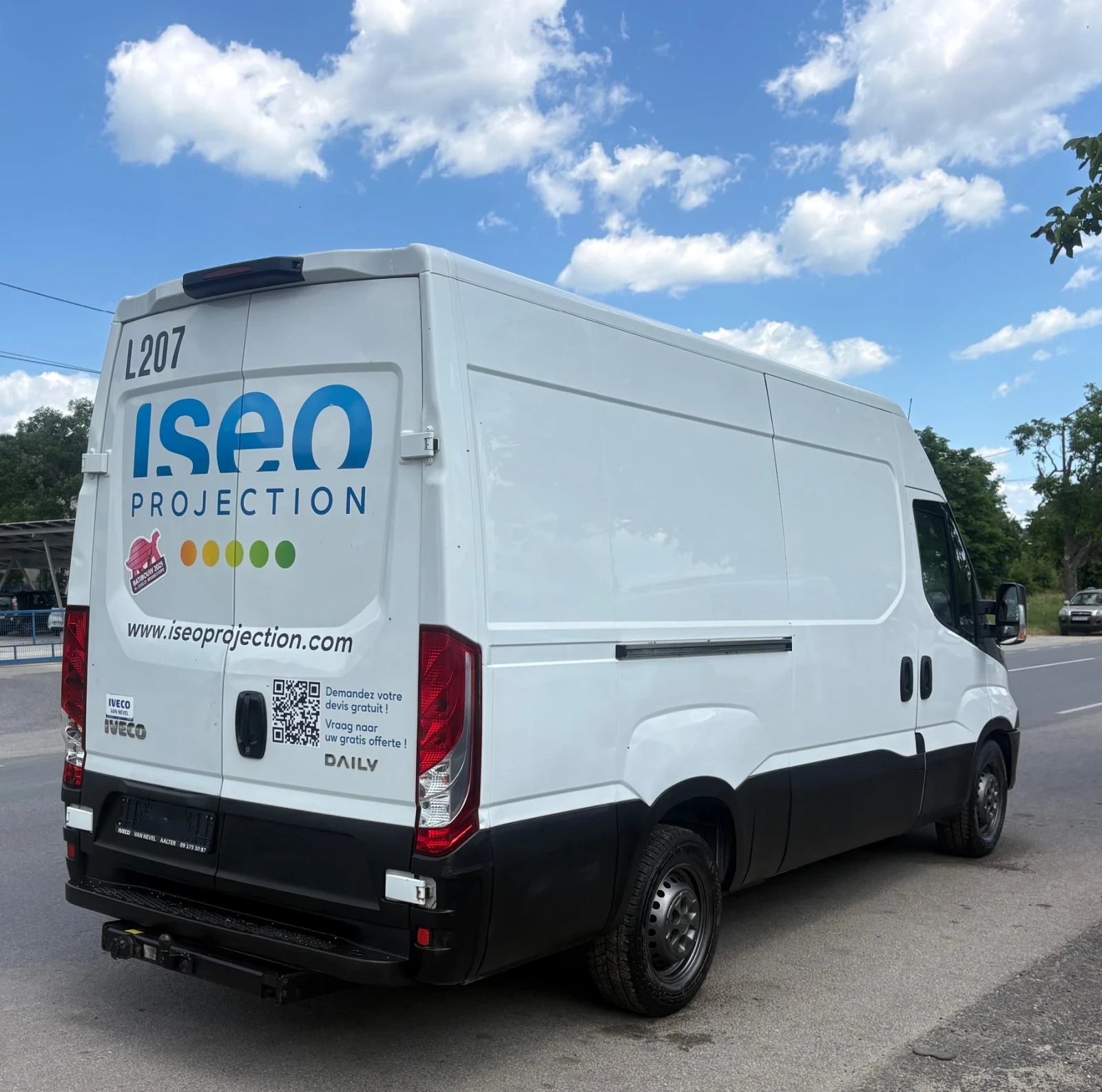 Iveco Daily КЛИМАТИК! Оригинален вид! Нови гуми!, снимка 4 - Бусове и автобуси - 54980538