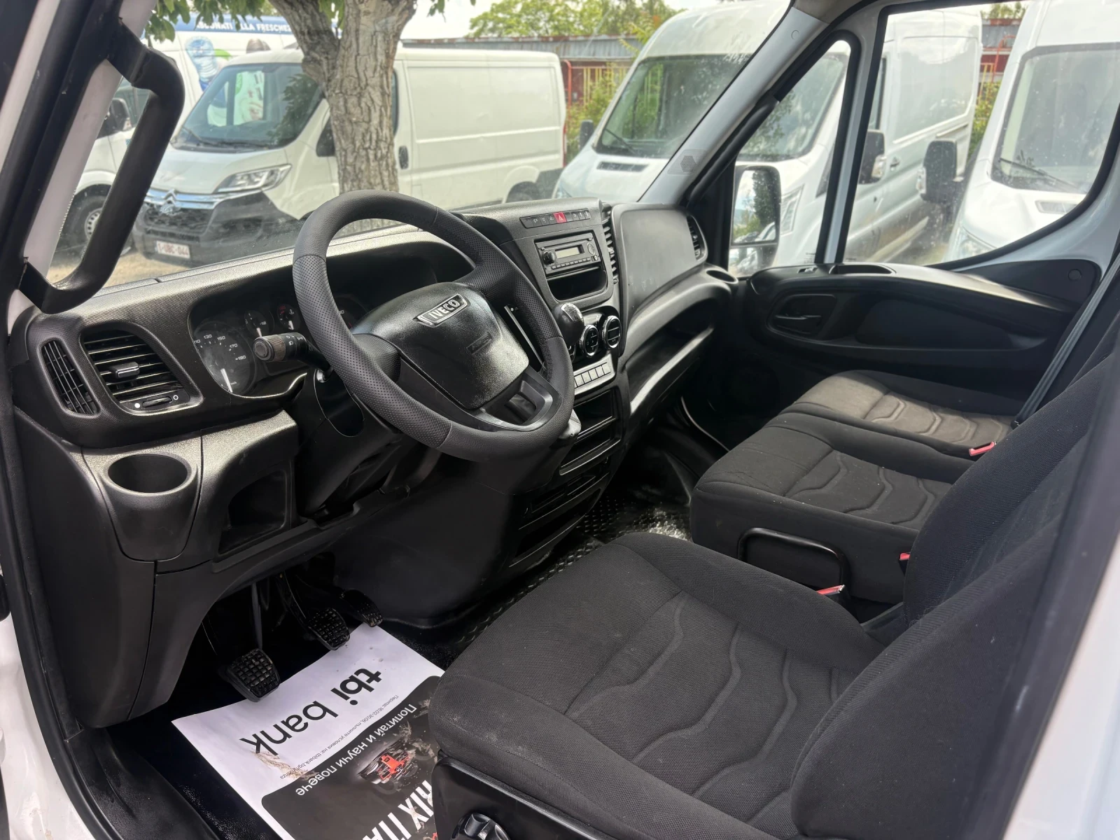 Iveco Daily КЛИМАТИК! Оригинален вид! Нови гуми!, снимка 7 - Бусове и автобуси - 54980538