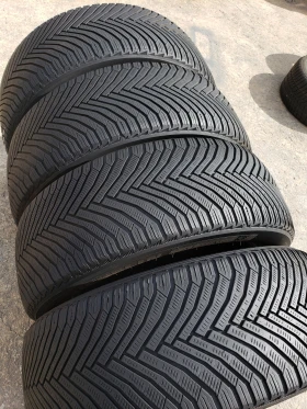 Гуми Зимни 235/55R19, снимка 5
