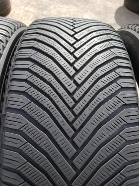 Гуми Зимни 235/55R19, снимка 1