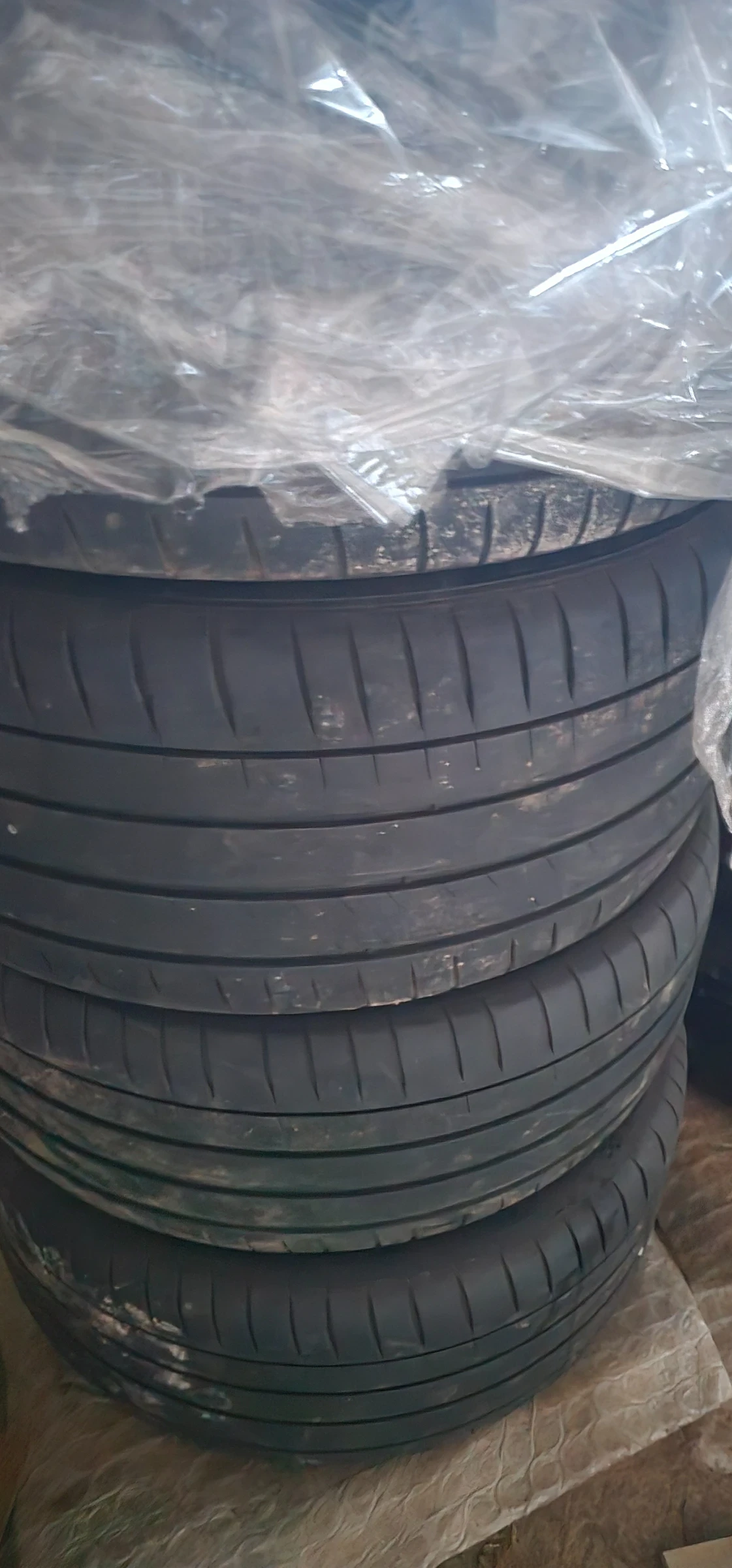 Гуми Летни 255/40R20, снимка 2 - Гуми и джанти - 53952450