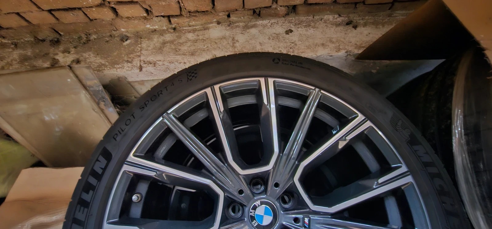 Гуми Летни 255/40R20, снимка 8 - Гуми и джанти - 53952450