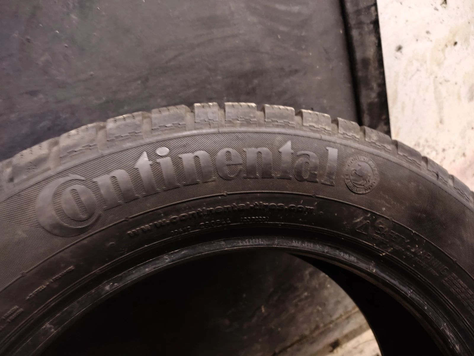 Гуми Зимни 215/60R17, снимка 5 - Гуми и джанти - 54088153