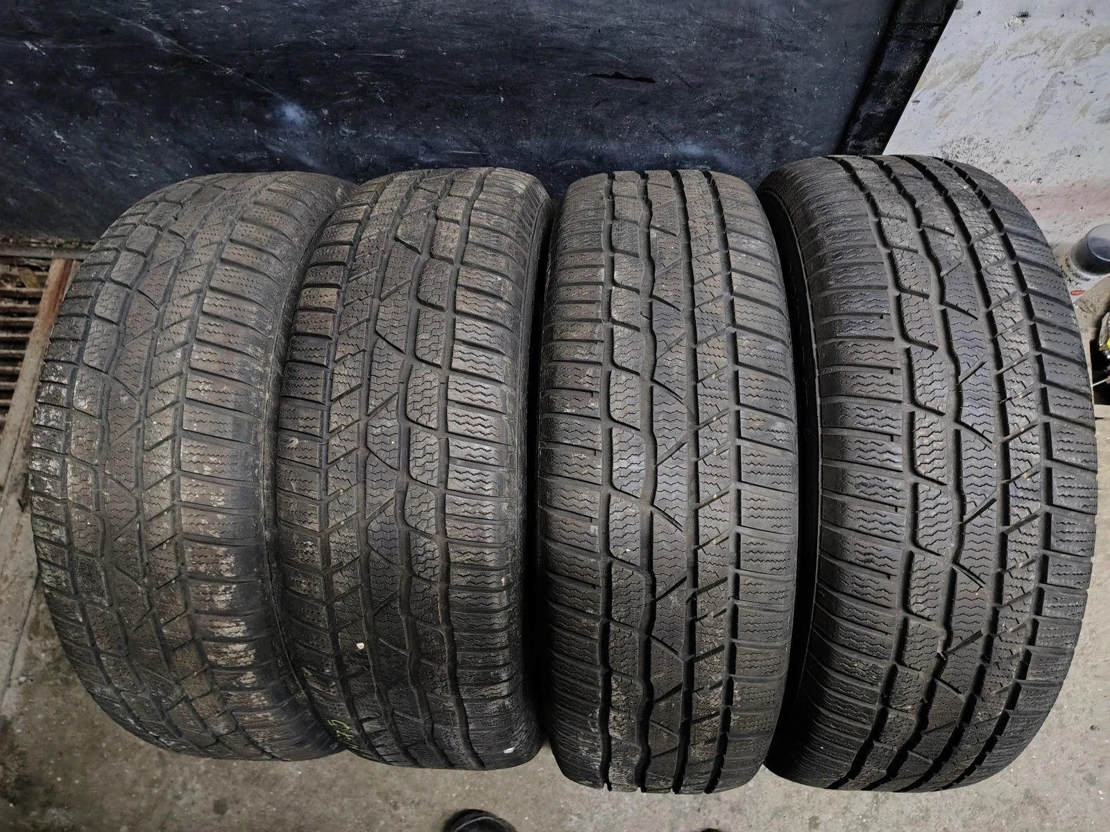 Гуми Зимни 215/60R17